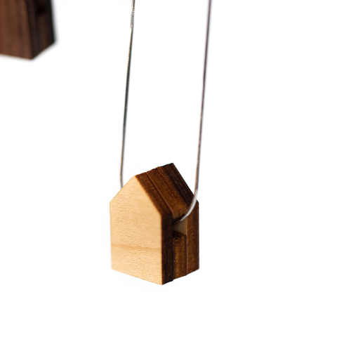 maison, bijoux, collier, bois, iles de la madeleine, atelier côtier, design maritime, fait au Québec, fait aux Iles, artisan