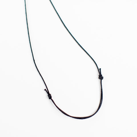 bijoux, collier, bois, béton, iles de la madeleine, atelier côtier, design maritime, fait au Québec, fait aux Iles, artisan