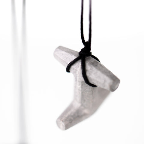 bijoux, collier, bois, béton, iles de la madeleine, atelier côtier, design maritime, fait au Québec, fait aux Iles, artisan