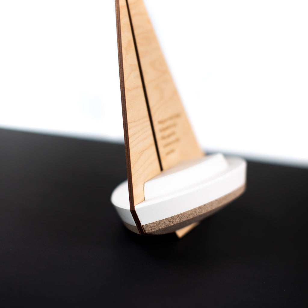 Sand + concrete sailboat – Atelier Côtier