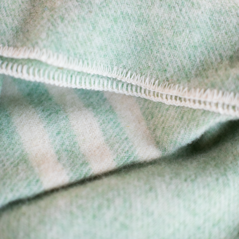 couverture de laine, couverte, iles de la madeleine, déco, fait au Canada